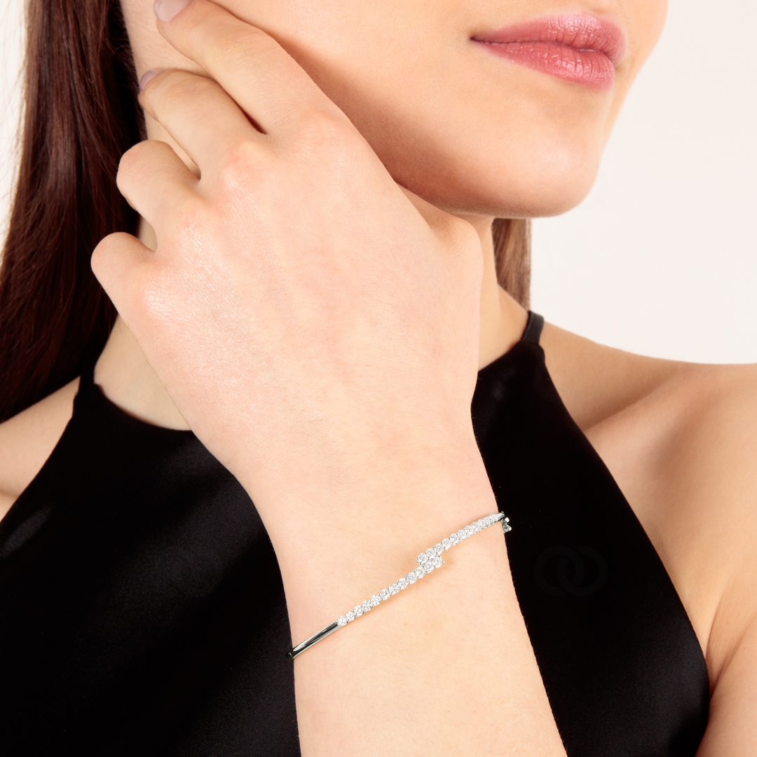 1.01 Karat Diamantarmreif oval 750/18 K Weissgold