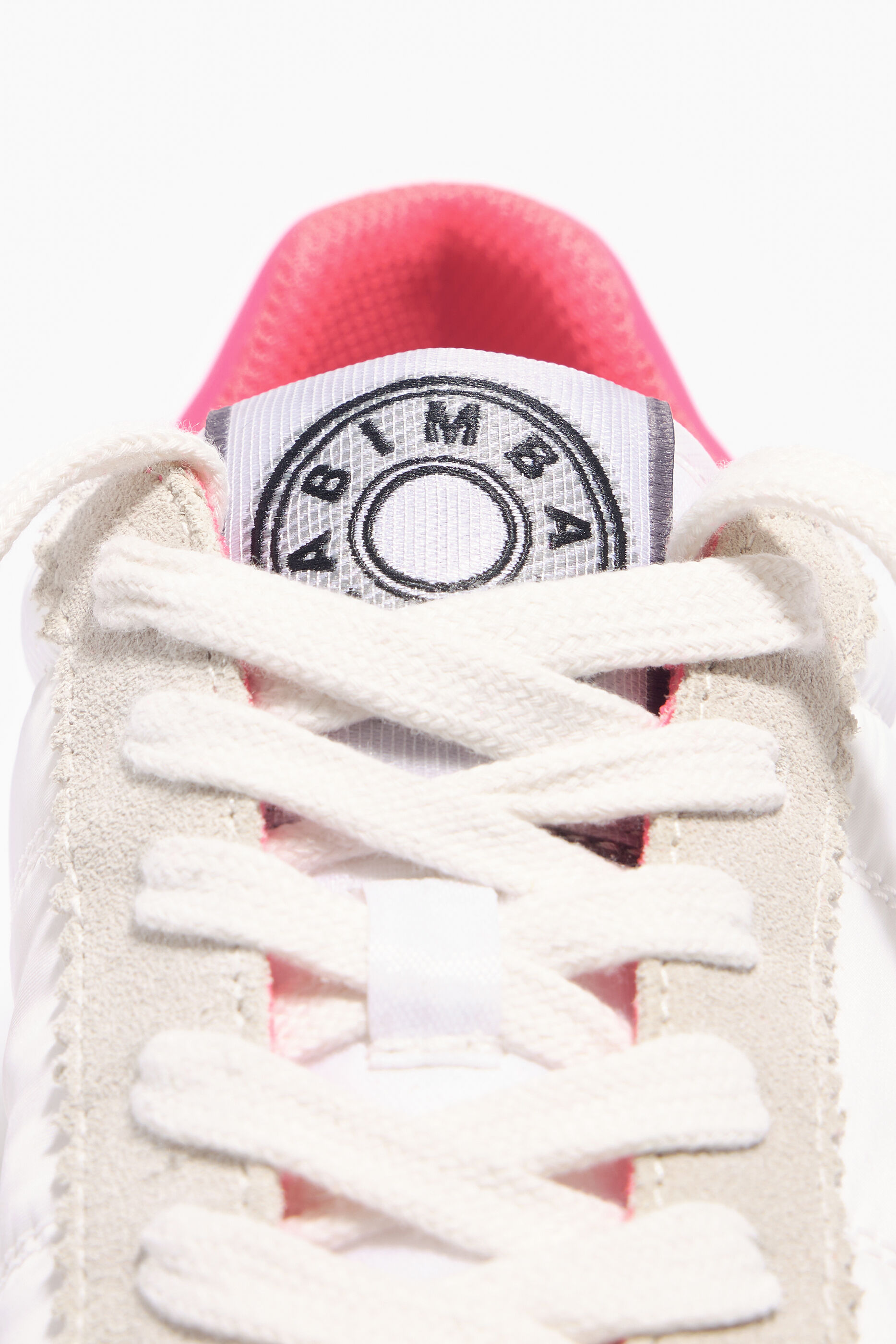 Tênis esportivo retrô branco