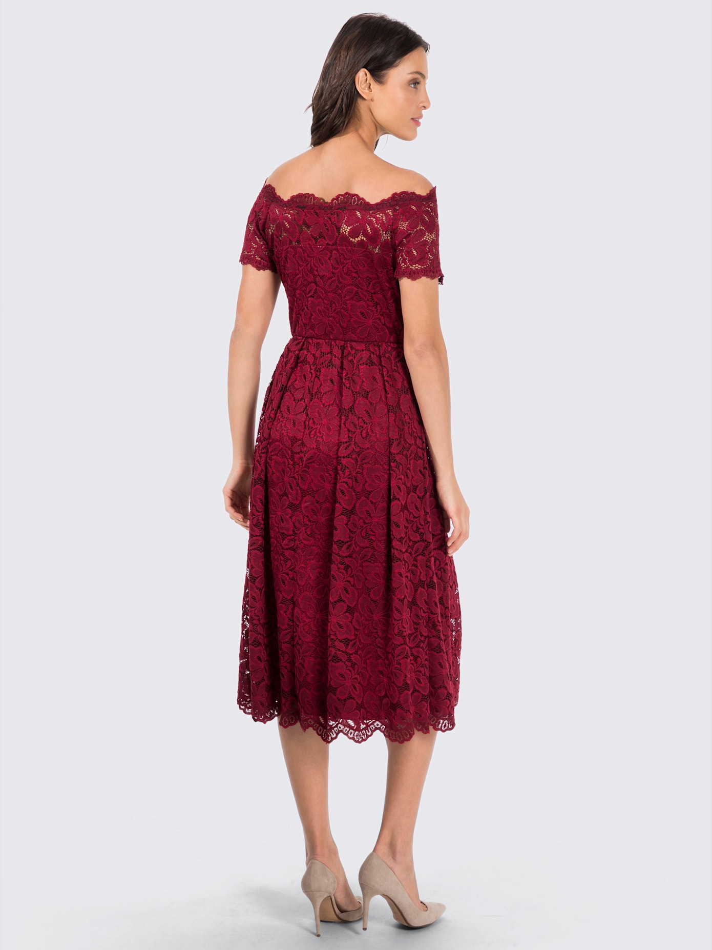 Robe en dentelle qualité tissée