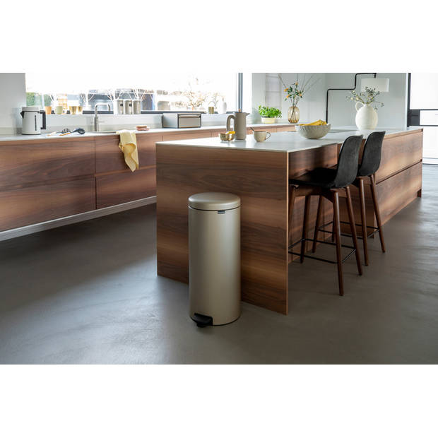 Brabantia newIcon pedaalemmer 30 liter met kunststof binnenemmer - Metallic gold
