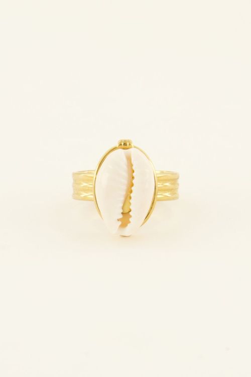 Driedubbele ring met schelp
