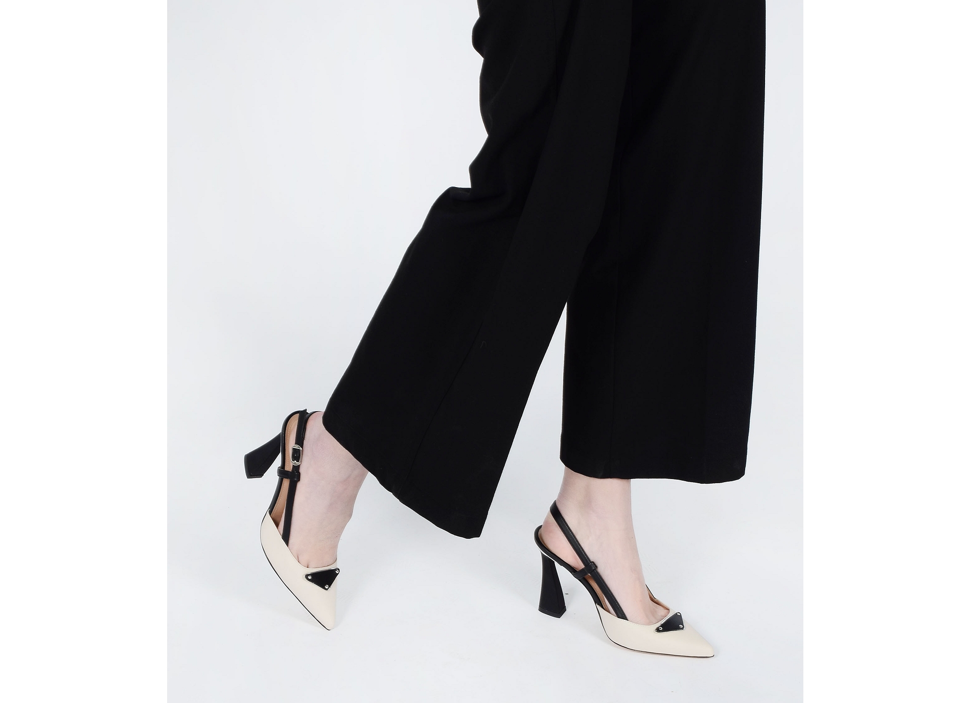 22908 blanc noir