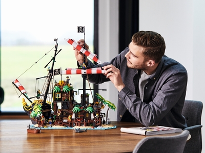 LEGO Piraten van Barracuda Baai (21322)