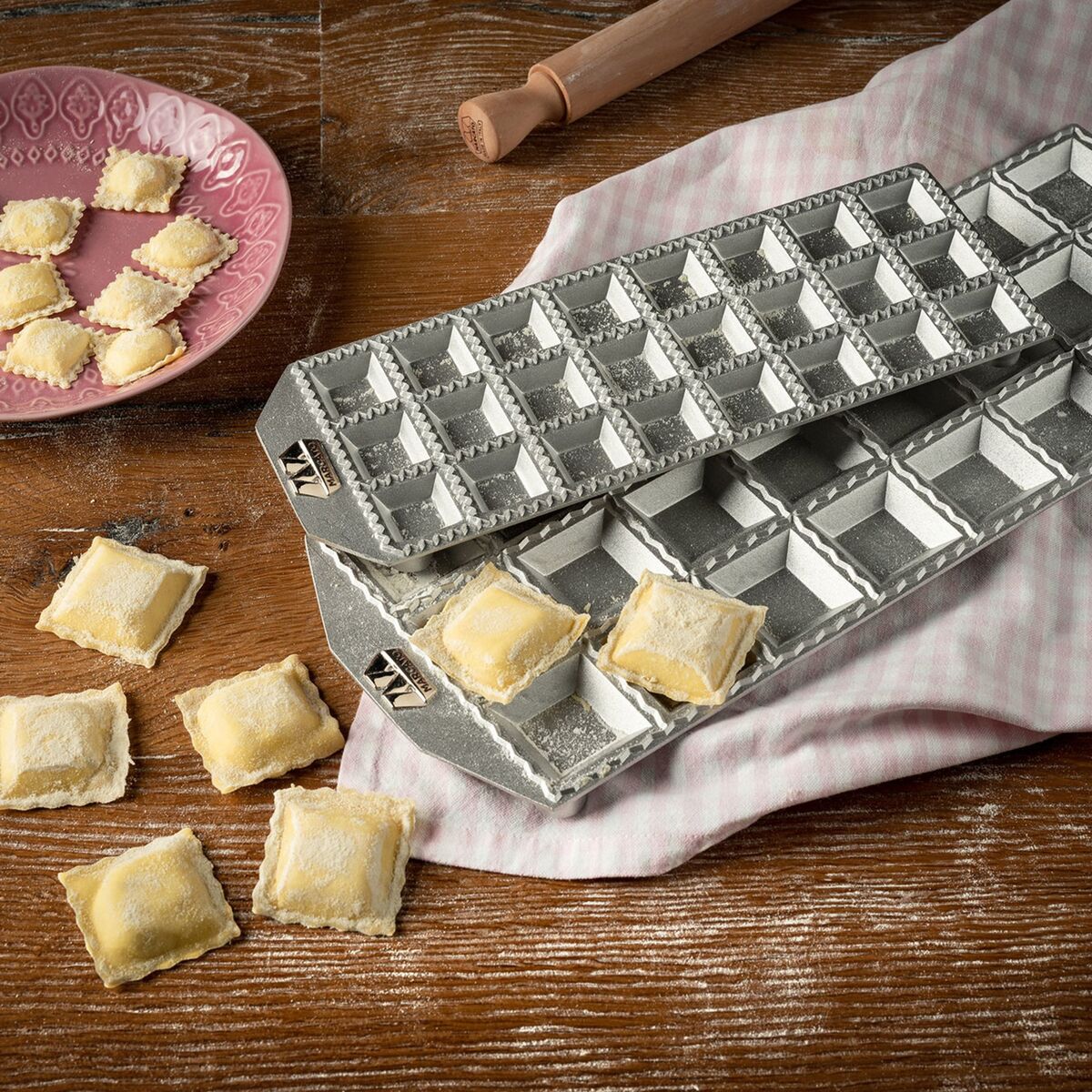 Ravioliform til 24 kvadratiske ravioli