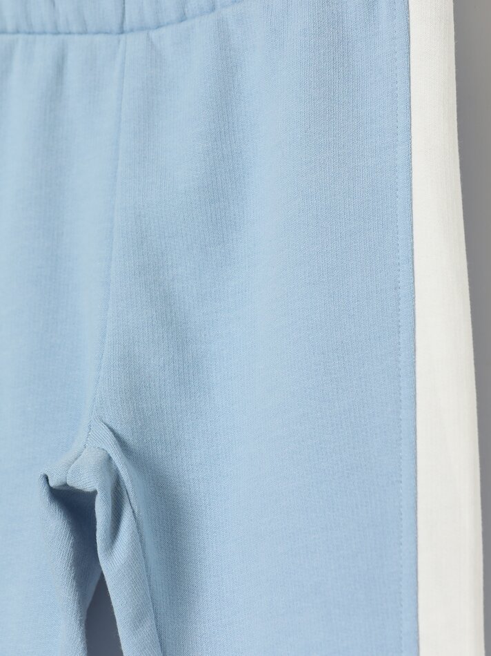 Conjunto de agasalho de duas peças com jaqueta e calça - Azul Claro