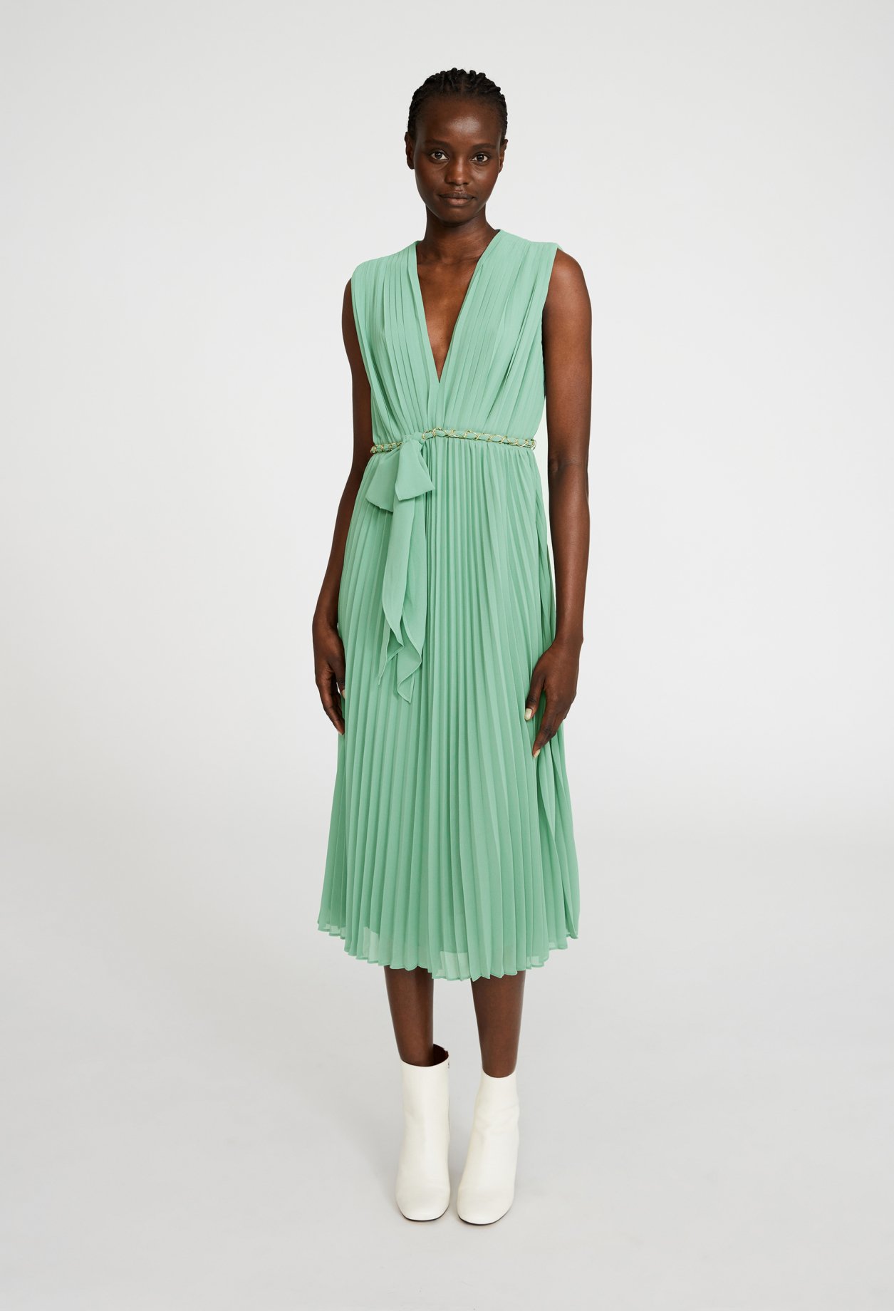 Robe midi plissee ceinturee
