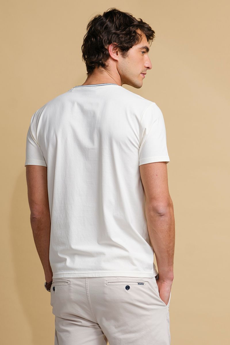T-SHIRT 100% ALGODÃO COM BOLSO E PRINT