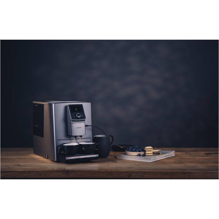 Nivona Kaffeevollautomat CafeRomatica NICR 823 Titan // 1kg Nivona Kaffee gratis
