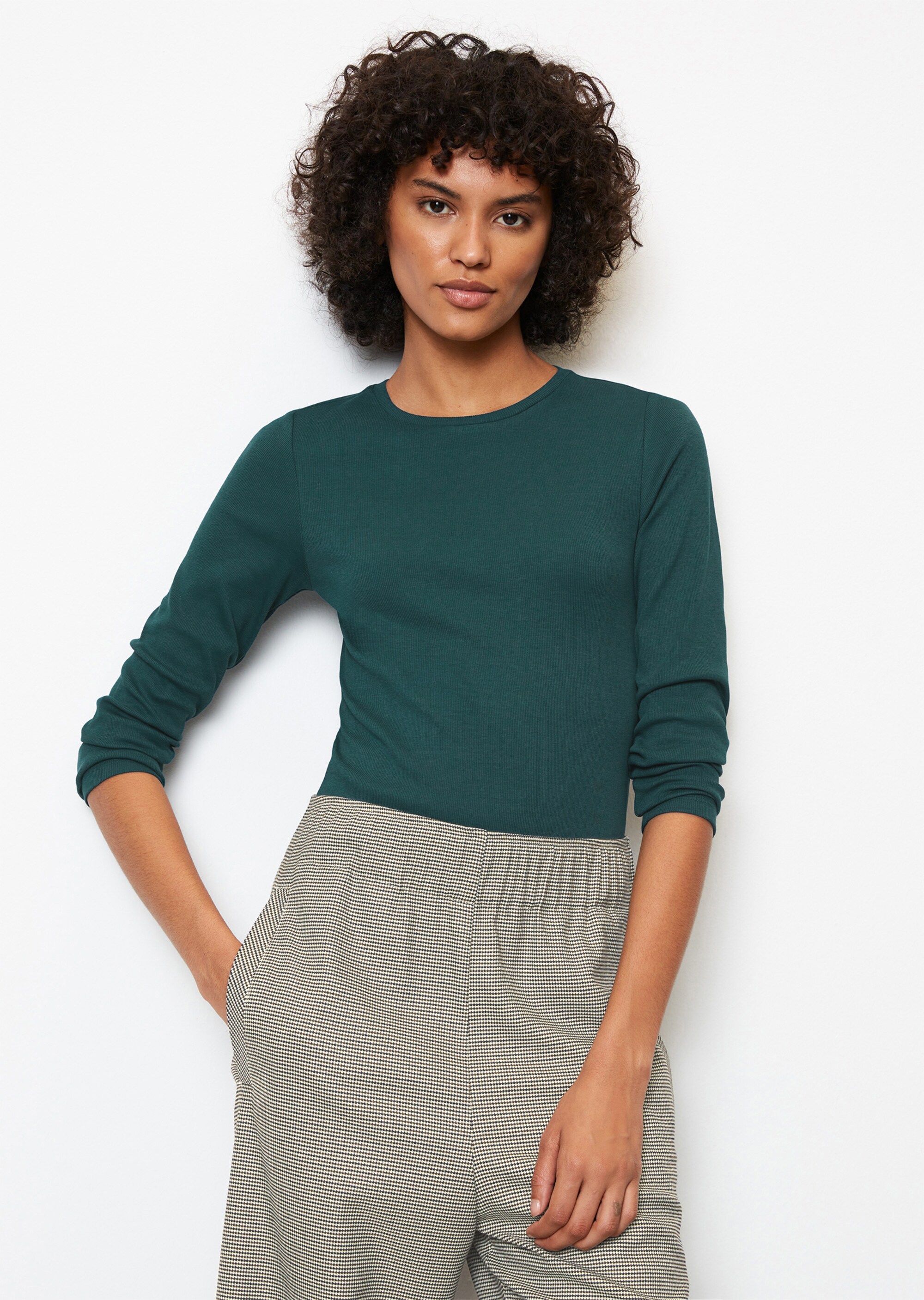 Rundhals-Longsleeve slim aus softem Feinripp-Jersey