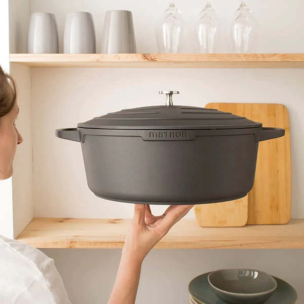 Lot cocotte légère ovale en fonte d'aluminium 32 cm coloris noir et de