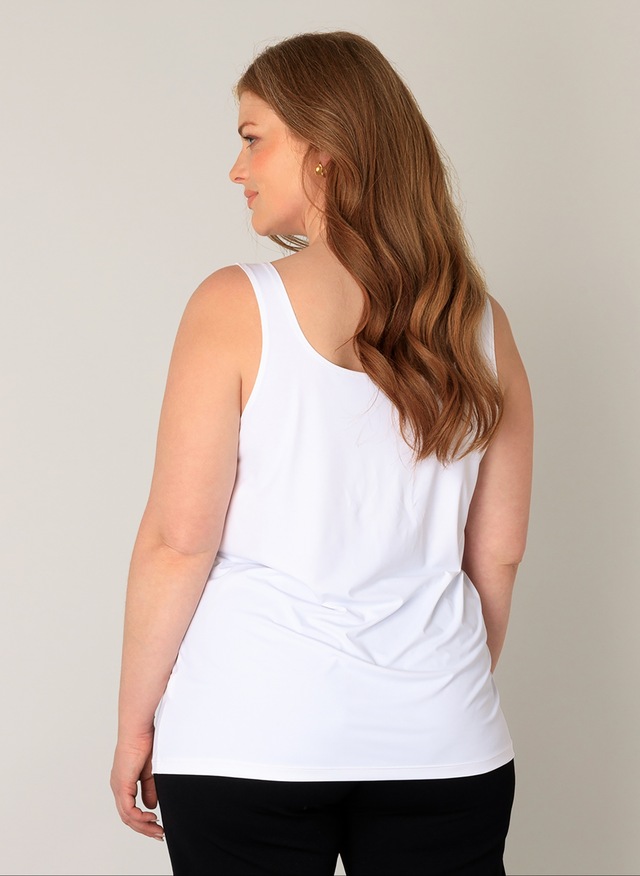 Base Level Curvy Tanktop »Style YANNE« in cleanem Look - unifarben