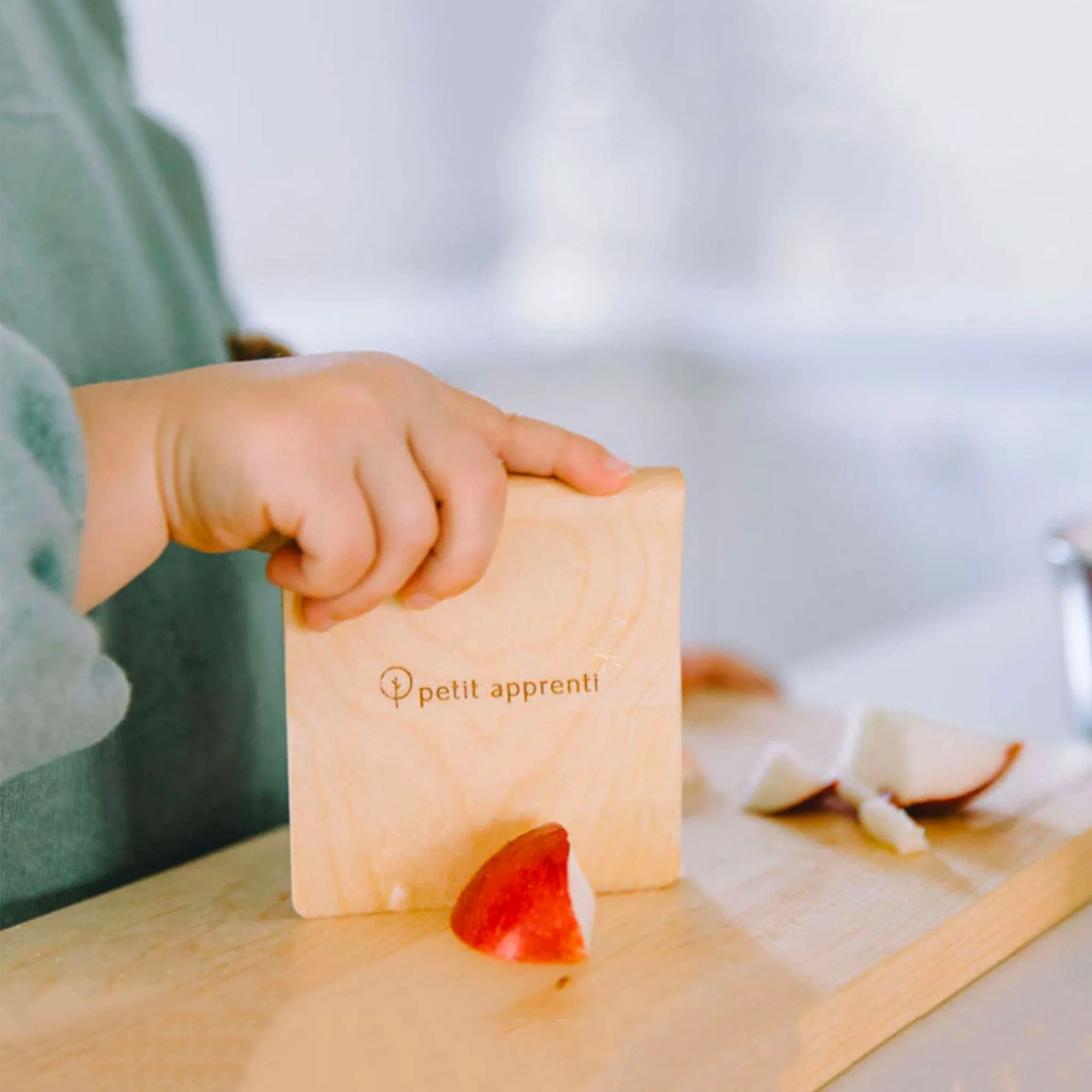 Petit Apprenti Ensemble de Couteau Sécuritaire et Planche à Découper en Bois pour Enfants