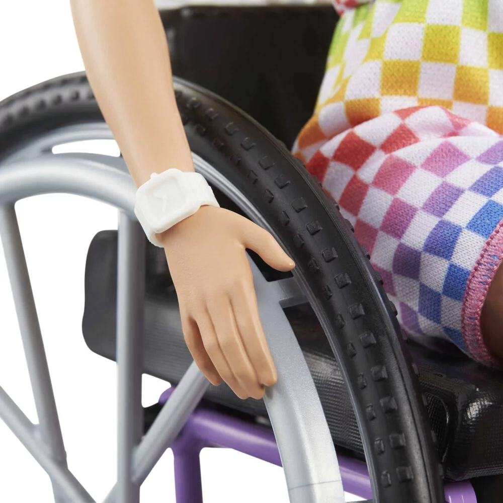 BARBIE - POUPEE  BLONDE ET FAUTEUIL ROULANT