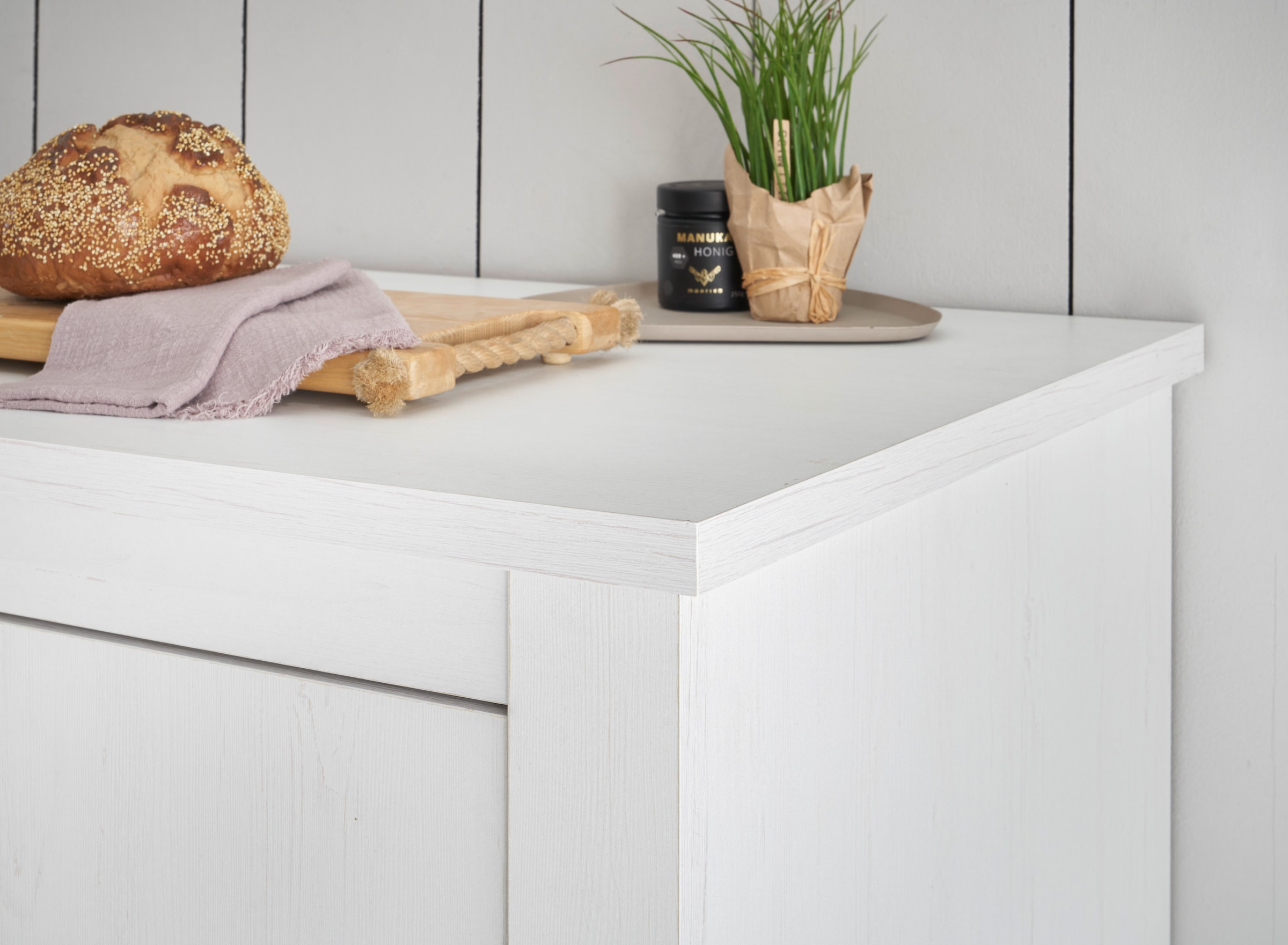 Home affaire Spülenschrank »Florenz, Küchenunterschrank in Pinie Weiss, Unterschrank« mit verschnörkeltem Metallgriff, im Landhausstil, Arbeitshöhe 92 cm
