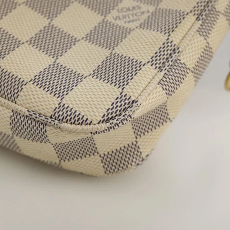 Louis Vuitton Vintage Louis Vuitton Pochette Accessoires Beige