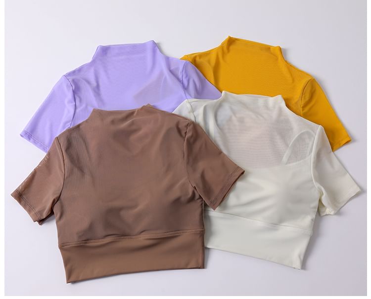 Engiko - Kort sportshirt met korte mouwen en een mockneck, effen mesh-paneel