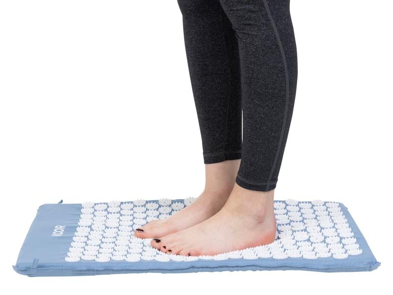 KOOR Akupressurmatte mit Kissen Blau/Weiss Akupressur-Set aus Stachelmatte und Kissen