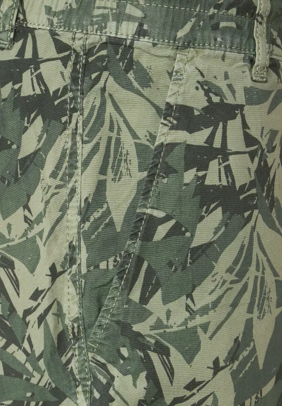 Relaxed Fit Print Shorts - oregano green