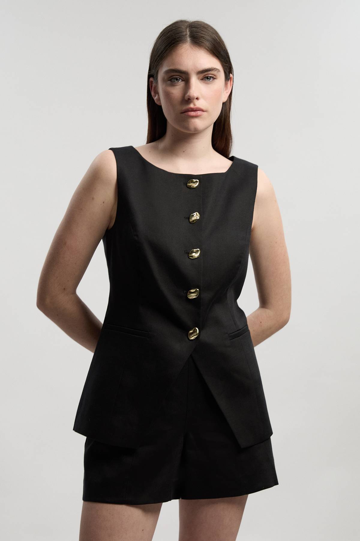 KarenMillen Gilet Long En Lin Ajusté Avec Boutonnage Décoratif Devant
