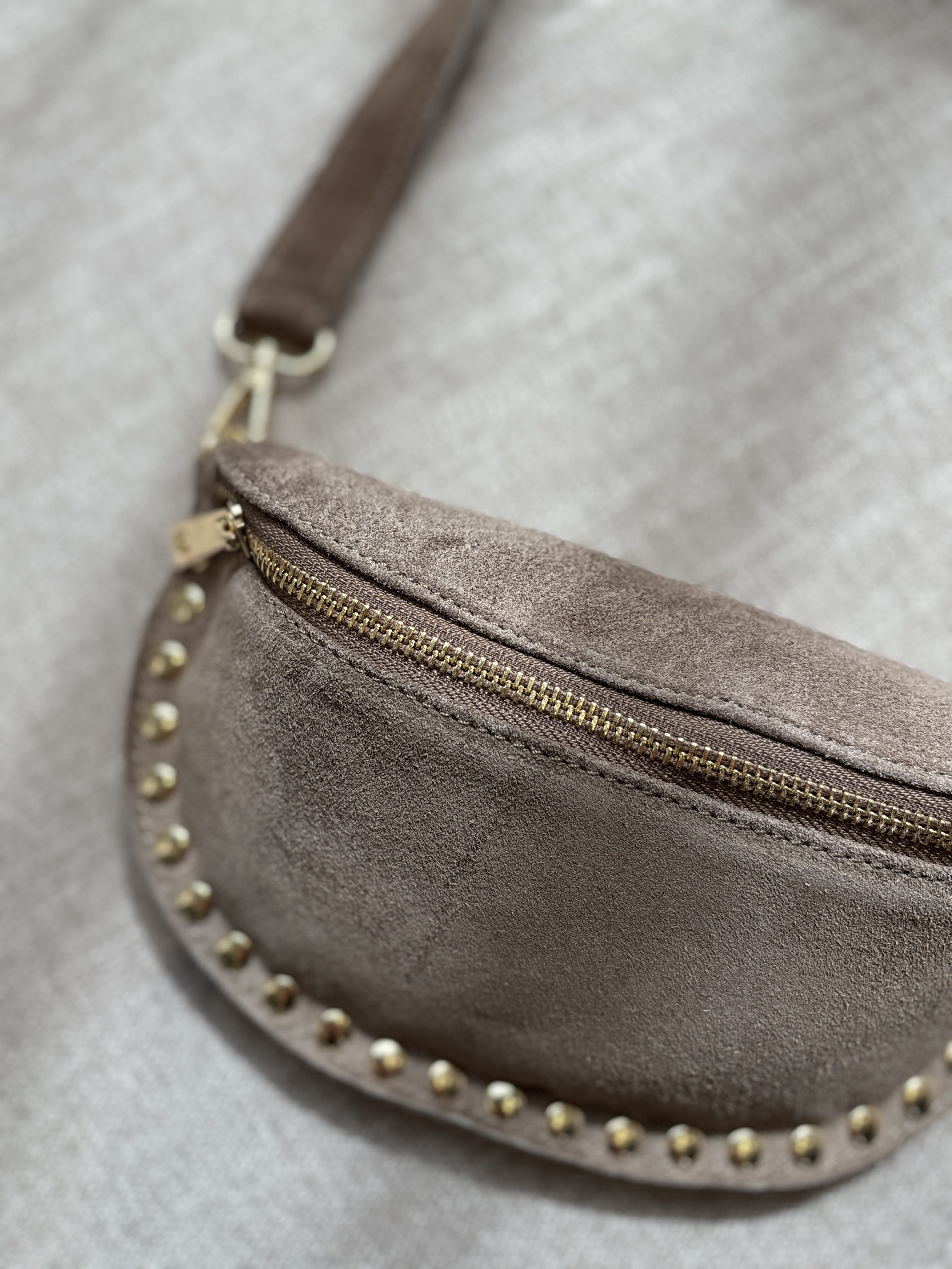 Debby Bumbag - Suede Taupe