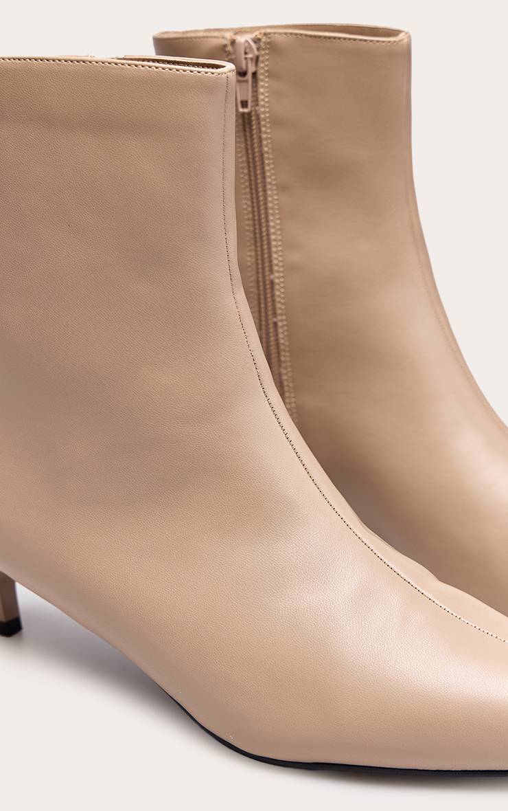 Bottines À Bout Pointu En Synthétiquecuir Avec Talon Aiguille Bas