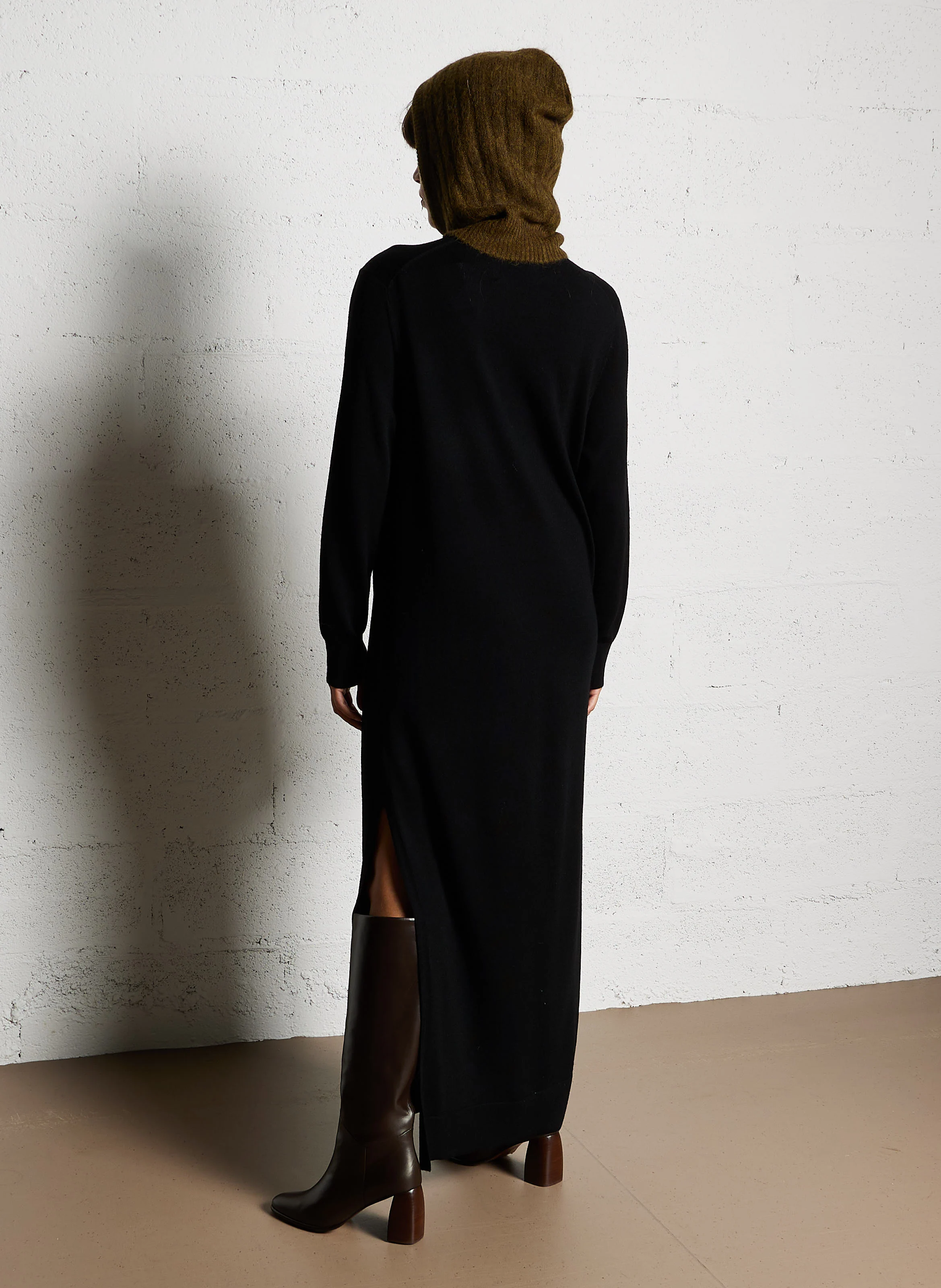 CANAL - Robe longue col rond en laine | Noir
