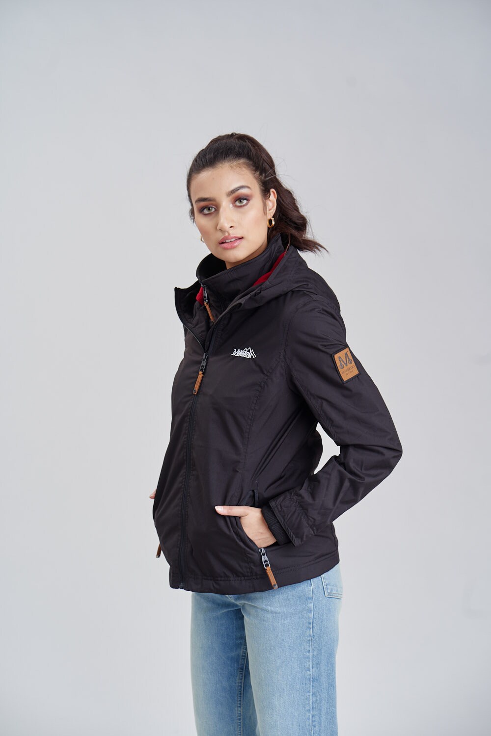 MARIKOO Damen Sportliche Outdoorjacke Übergangs Regenjacke mit Kapuze Erdbeere