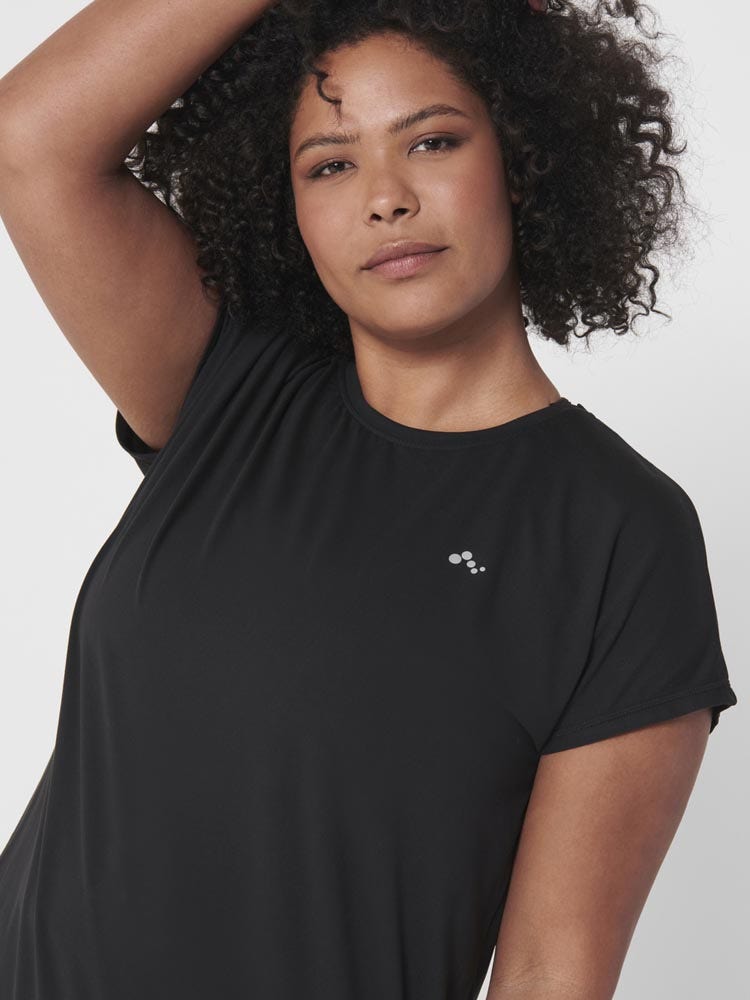 ONLY Play  Aubree Loose Curvy Tee