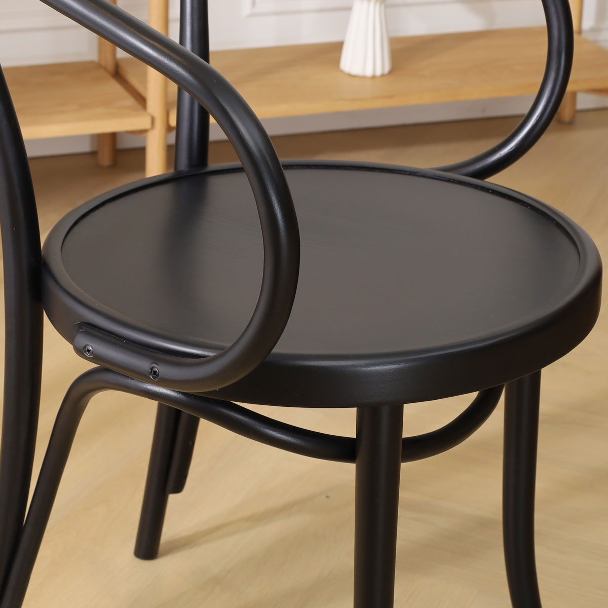 Houten eetkamerstoel met armleuningen Venice No. 9 zwart