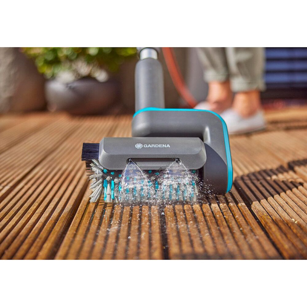 BALKONGVASKER GARDENA AQUABRUSH BATTERIDREVEN