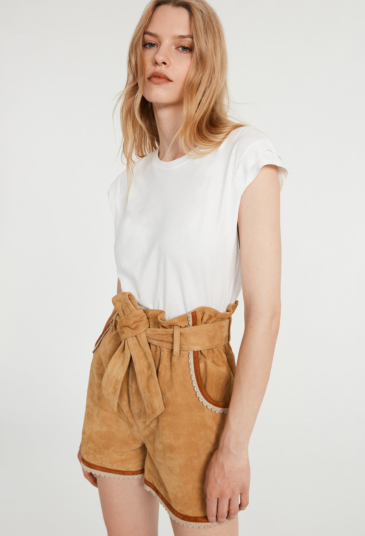 Short cuir