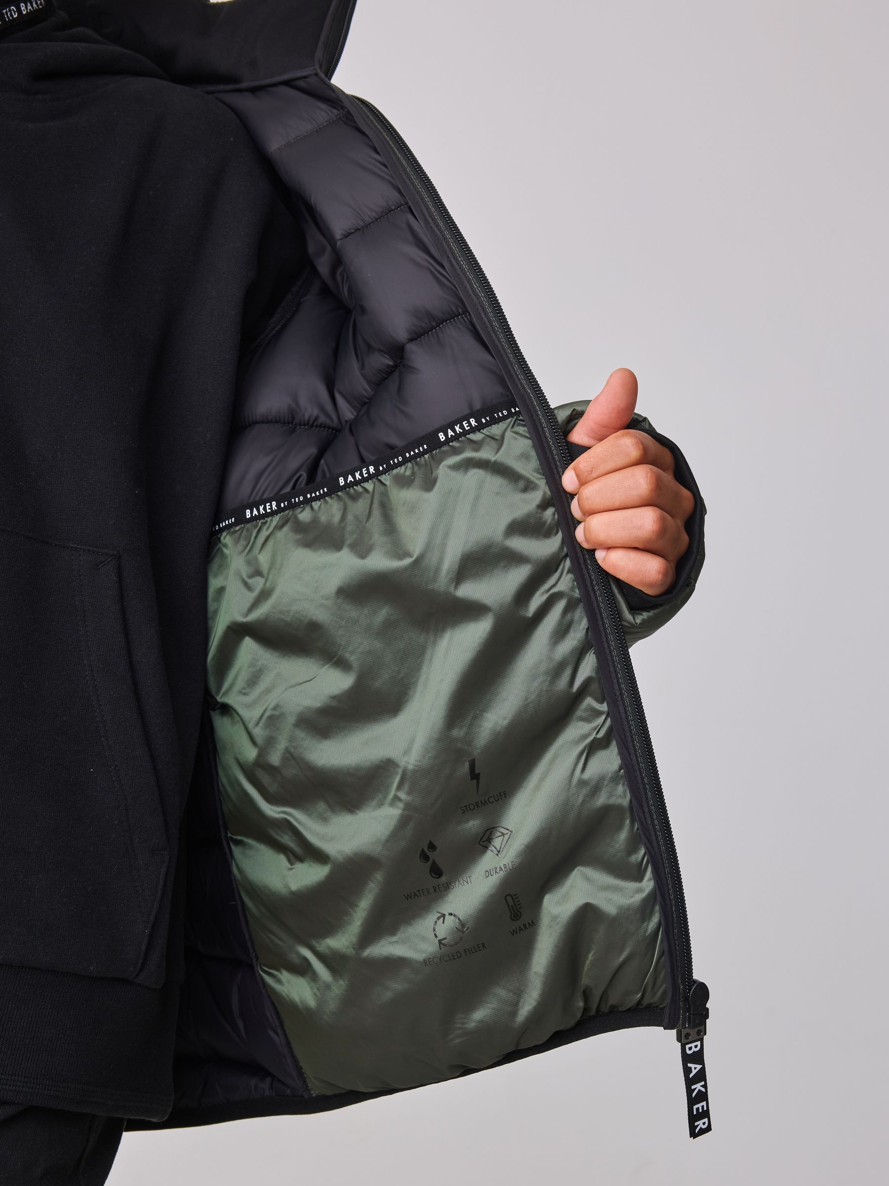 Kakigroen - Baker By Ted Baker - Regenbestendige halfzware gewatteerde jas