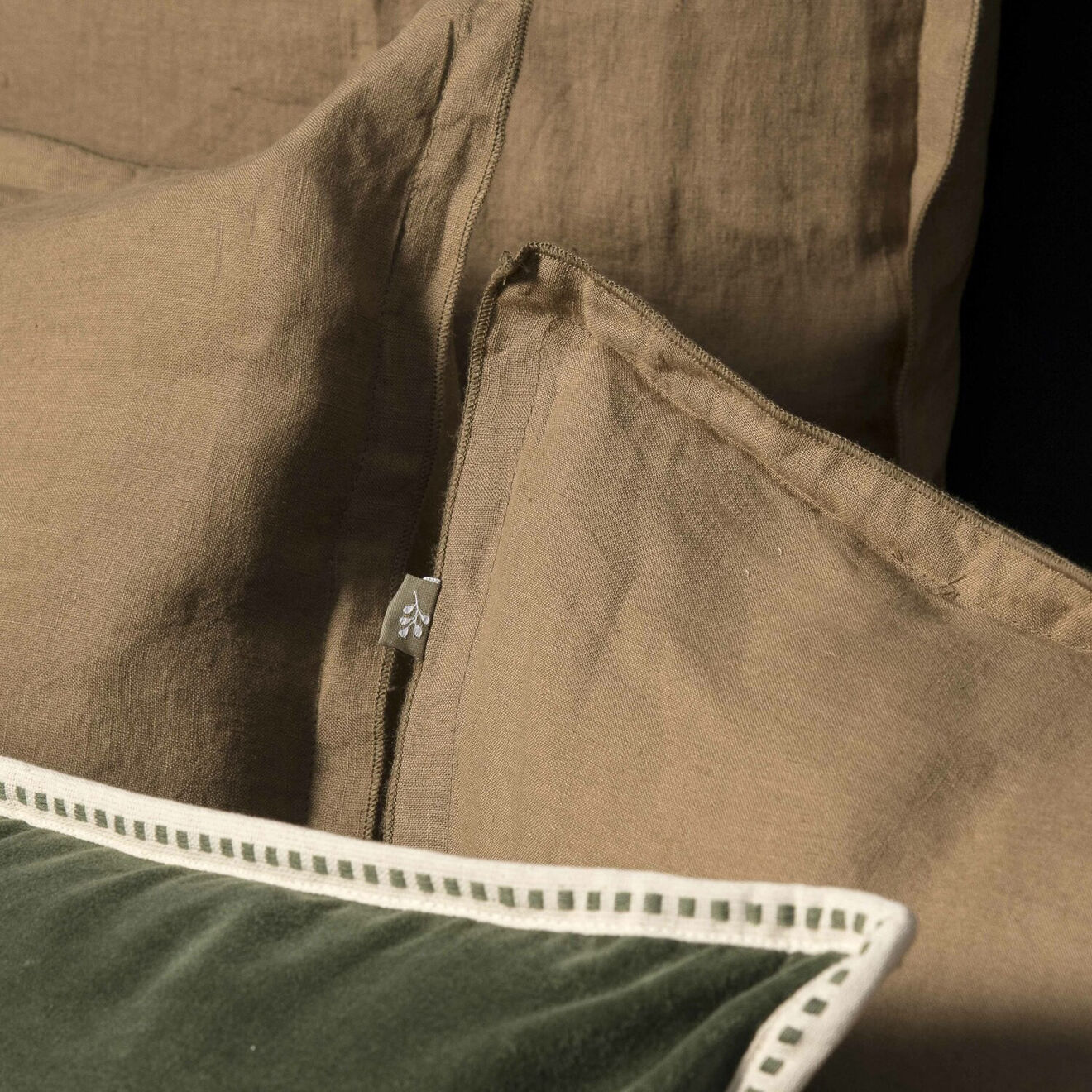 Febronie Housse de coussin velours Ella vert kaki