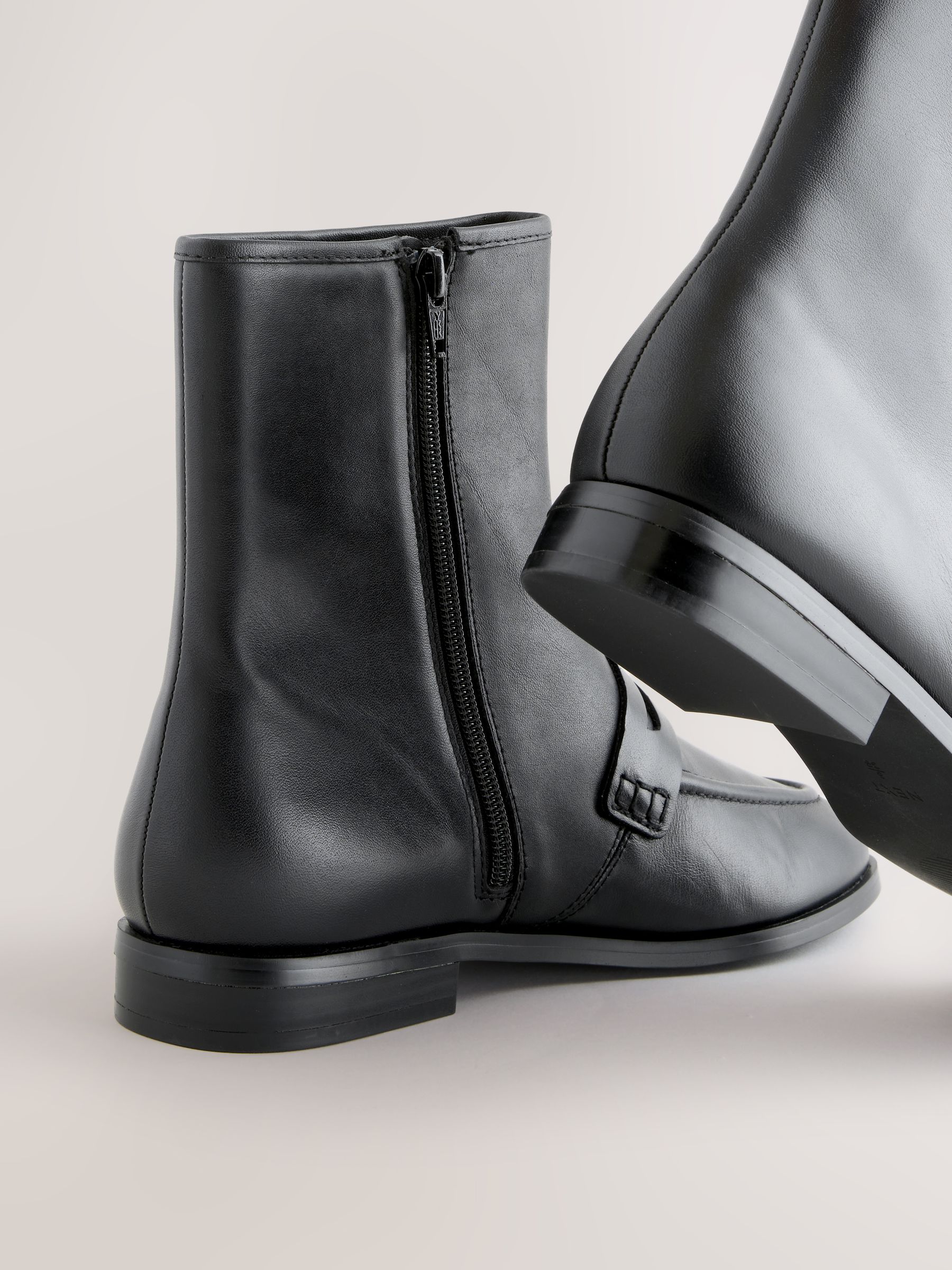 Zwart leer - Forever Comfort® enkellaarsjes in loaferstijl