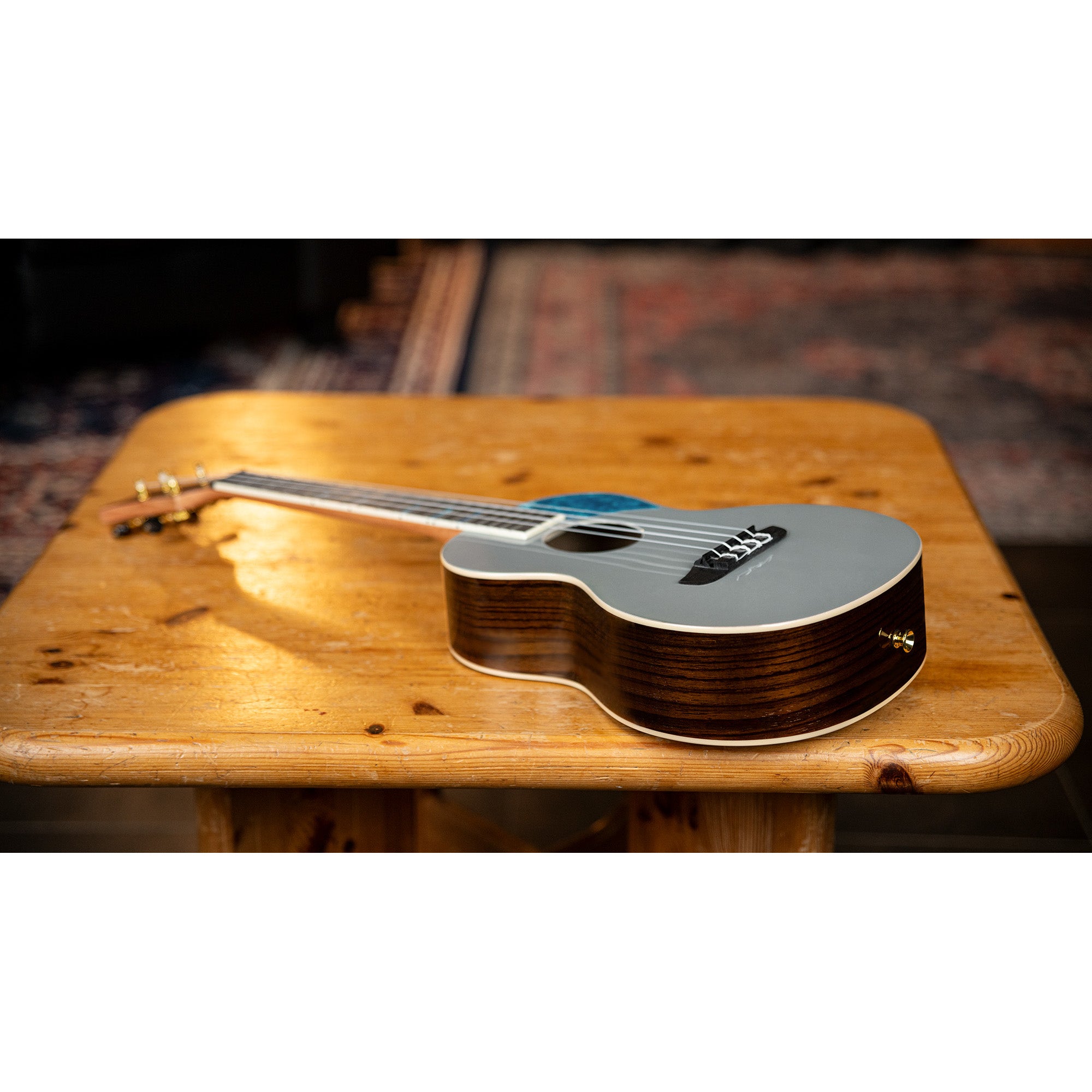 Ortega Ghost Series RUGH-PLT tenor ukelele met gigbag