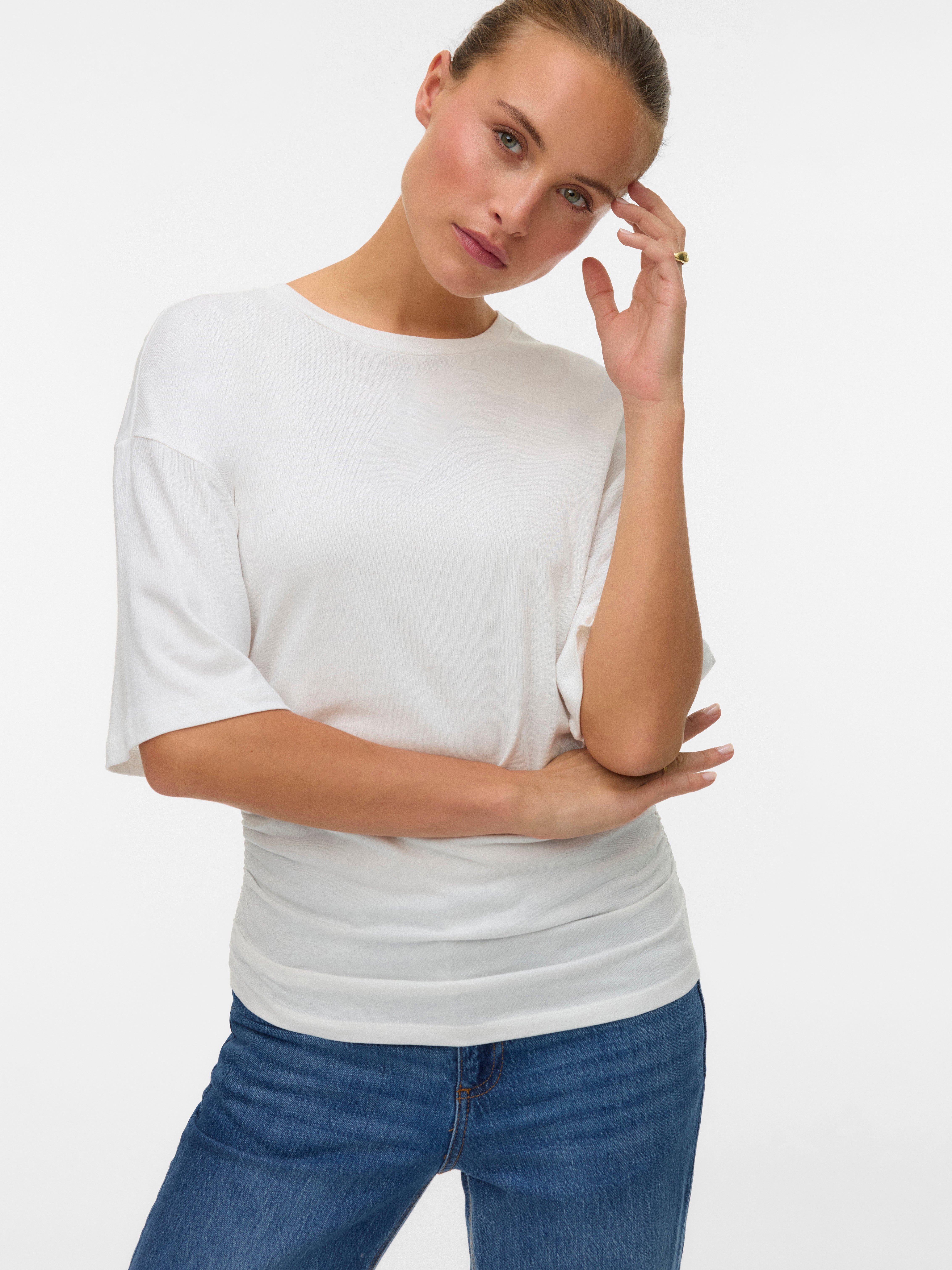 AWNAVARO T-shirts