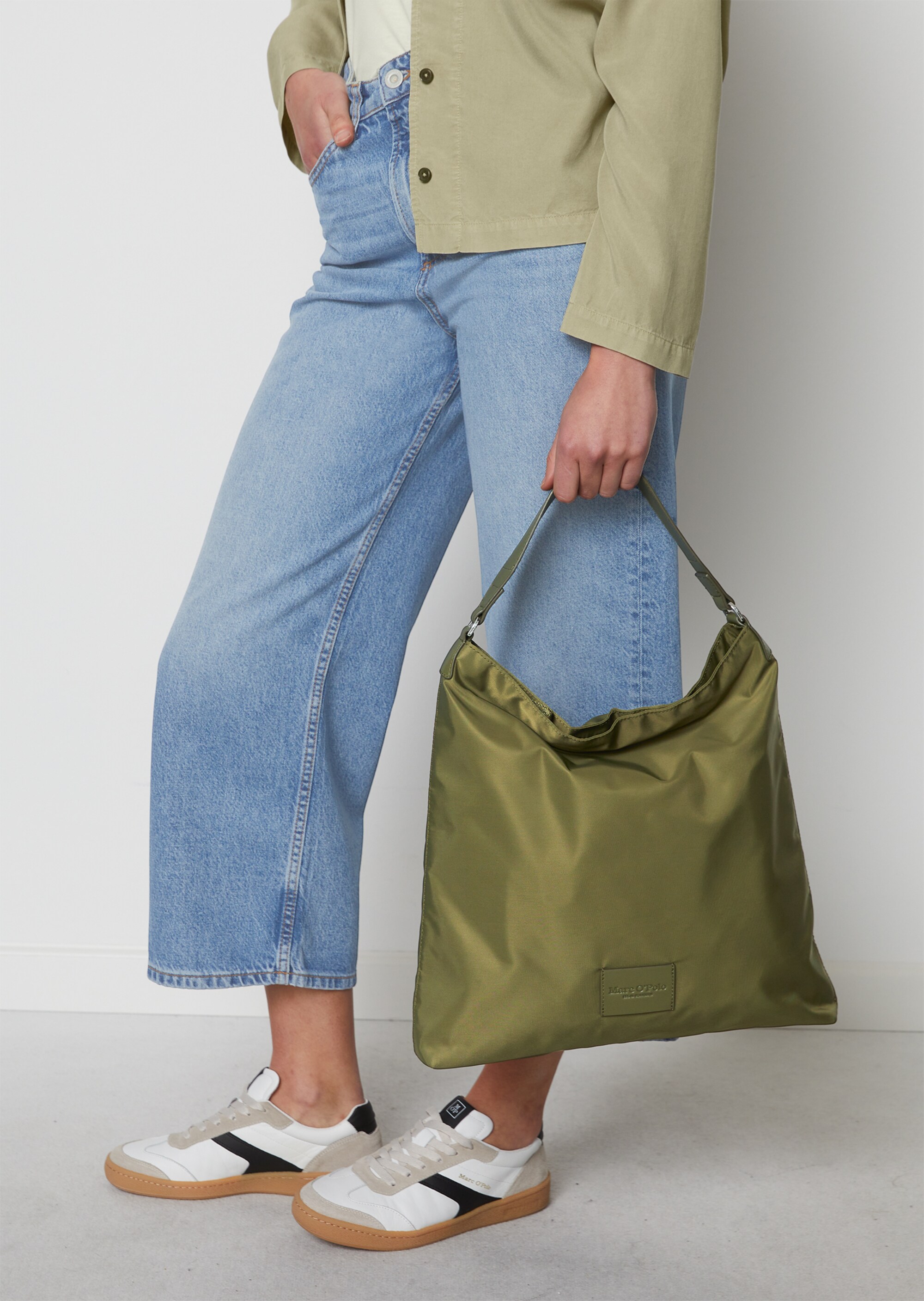 Hobo Bag aus recyceltem Material