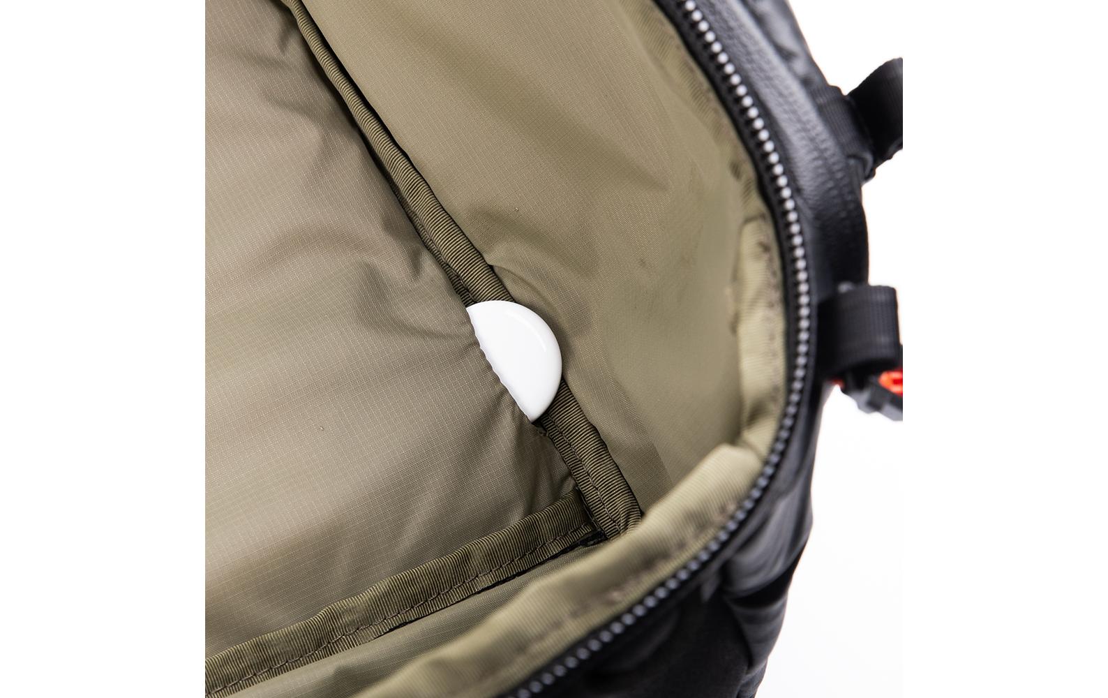 Fotorucksack OnePro Flex + Camera Insert M 40 L, Space Black<br>Stylischer Kamerarucksack