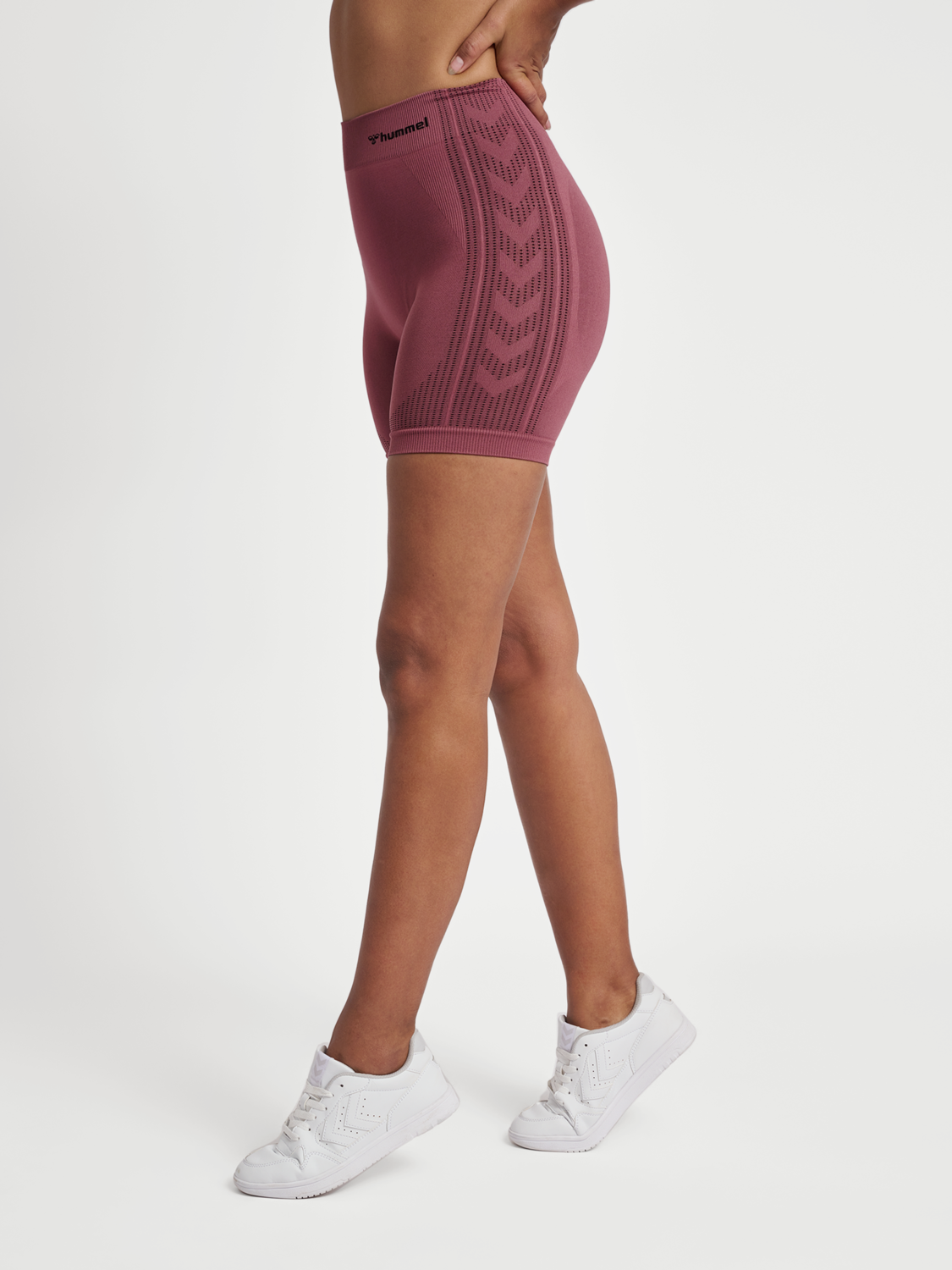 hmlMT SHAPING SEAMLESS MW SHORTS