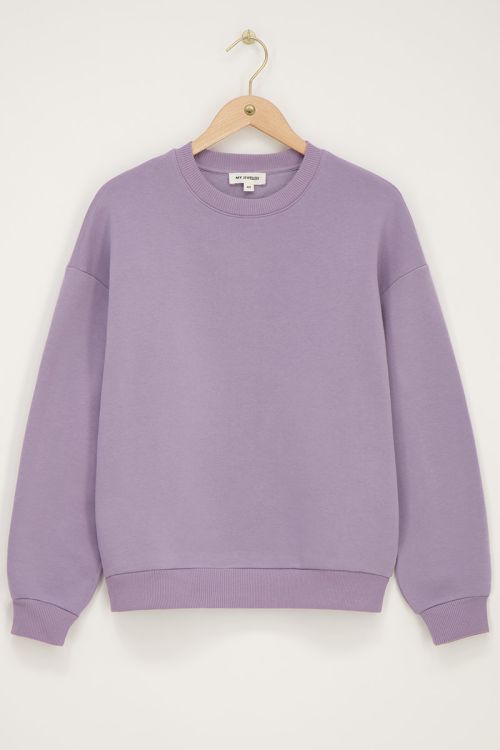 Lila sweater met ruffle en patch