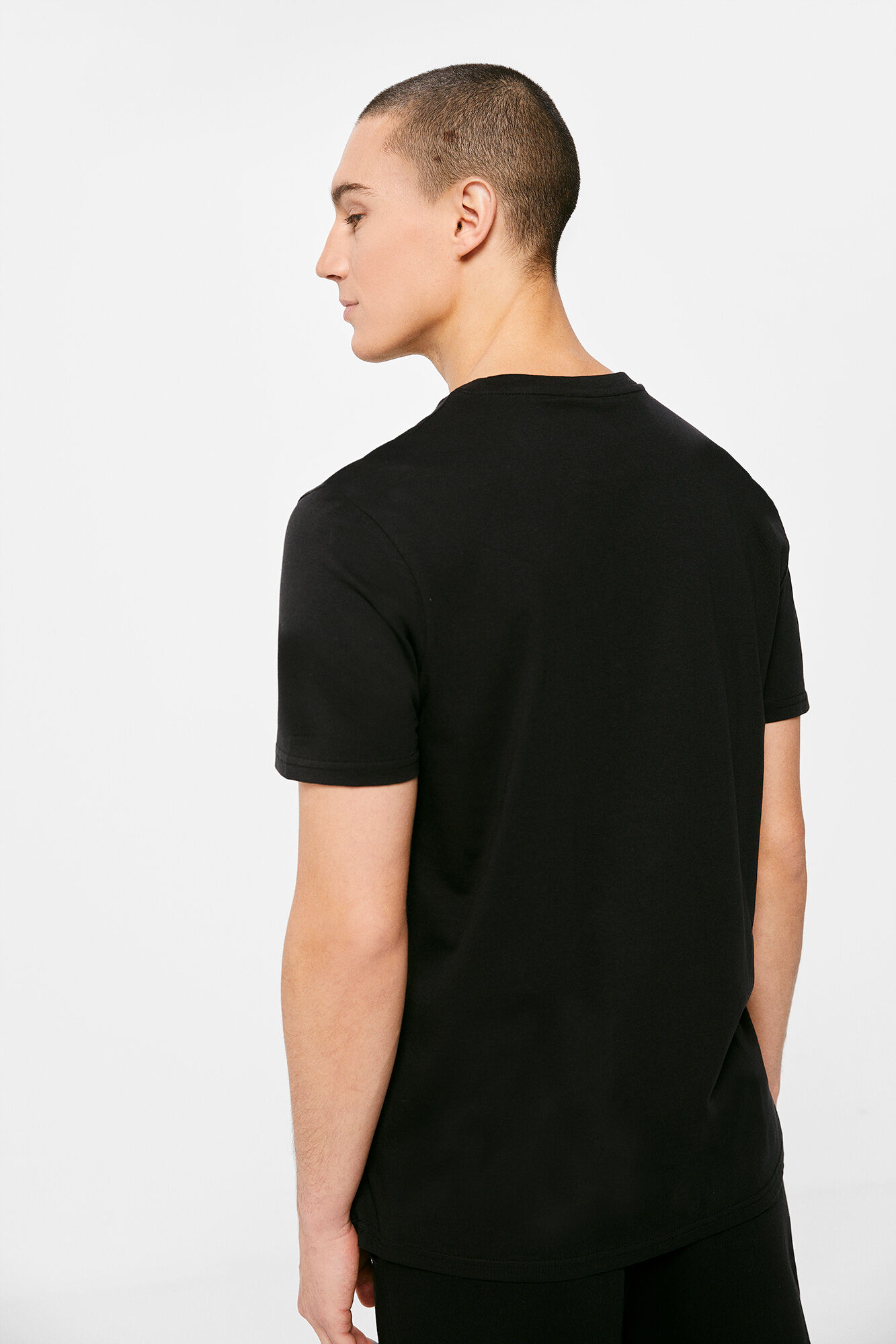 Árvore básica para camisetas - preta