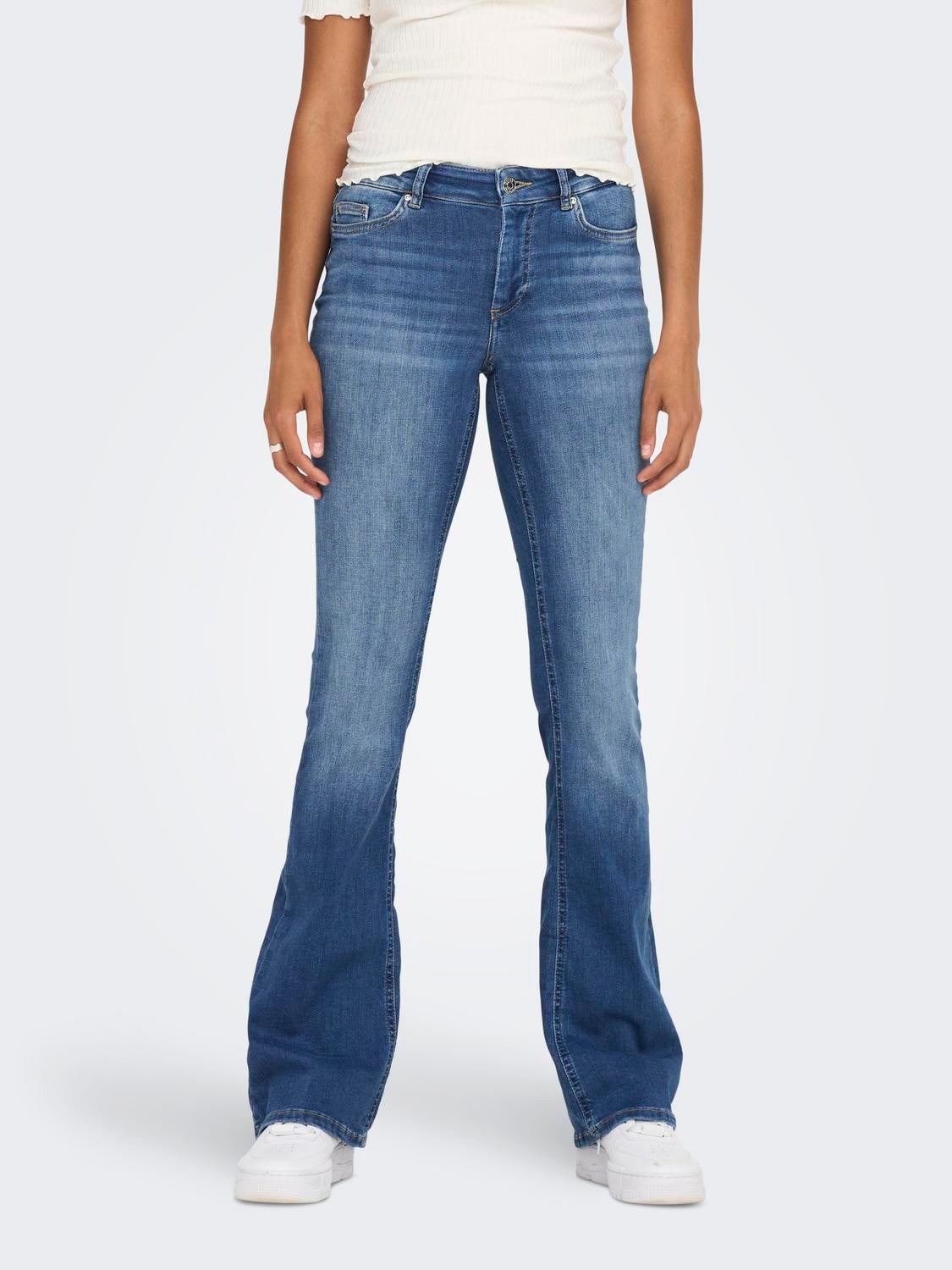 ONLBLUSH Mittlere Taille Ausgestellt Jeans Medium Blue Denim