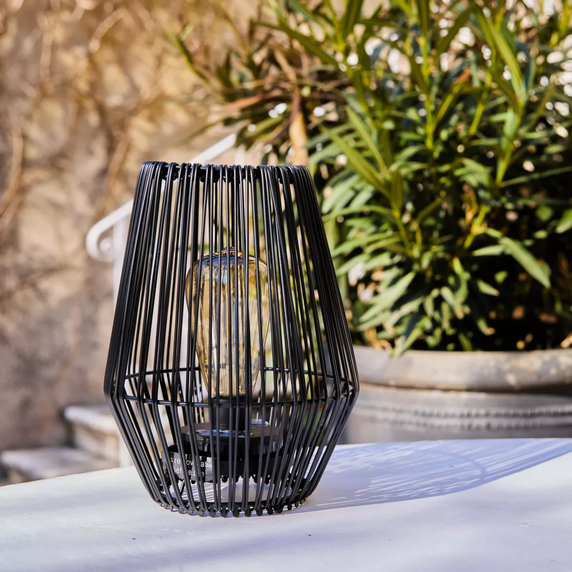 Lampe de table solaire LED (H23 cm) Calabre Noir