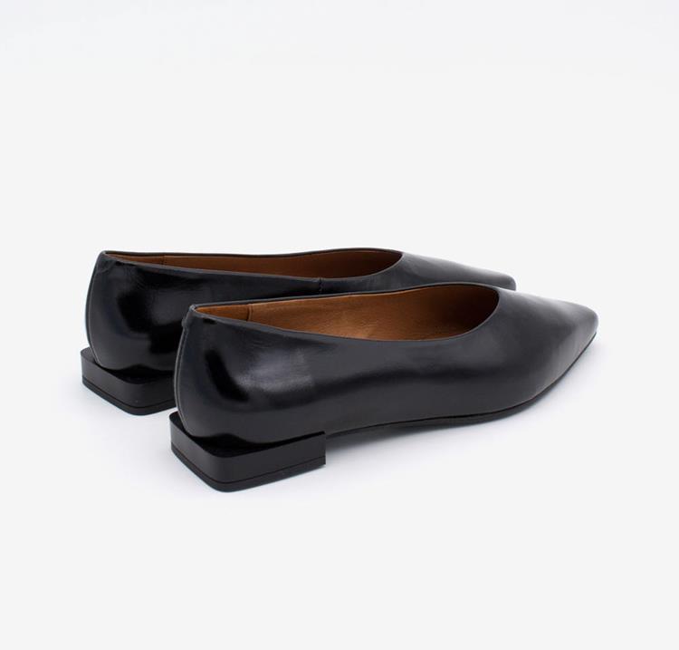 Angel Alarcon 24502 Nayu zwart [530 B egidio negro]
