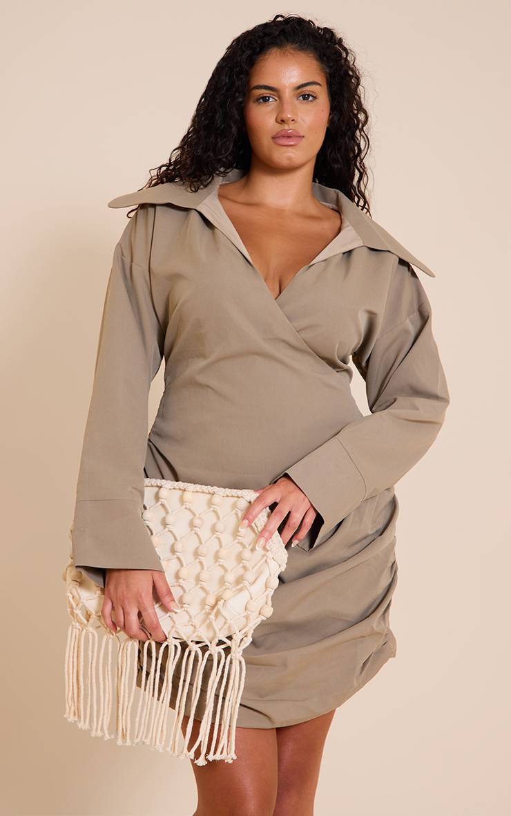 Champignon Robe Chemise Grande Taille À Décolleté Plongeant Et Manchettes Profondes