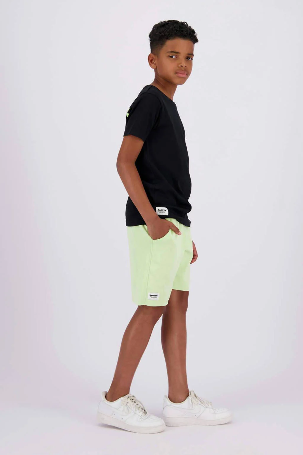 Raizzed sweatshort Rosh met logo licht limegeel