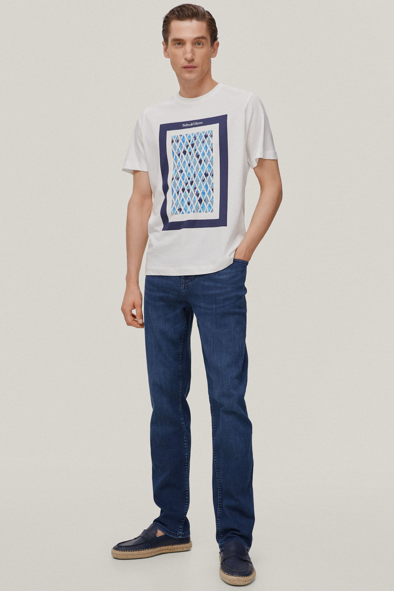 Camiseta com estampa gráfica - Raw