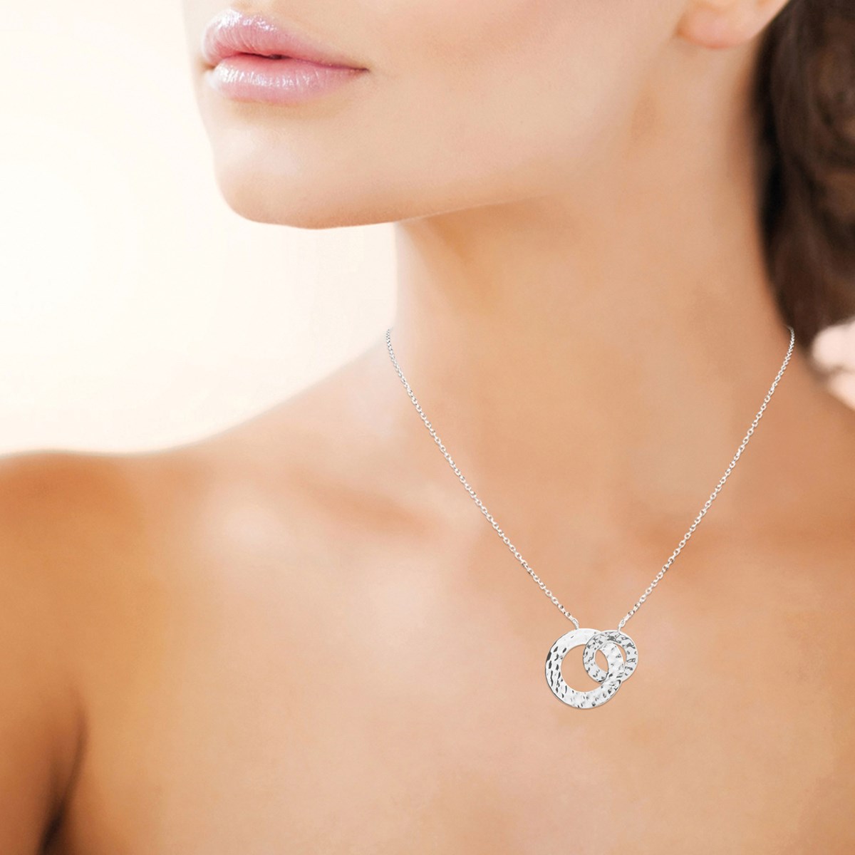Collier Brillaxis double anneau martelé