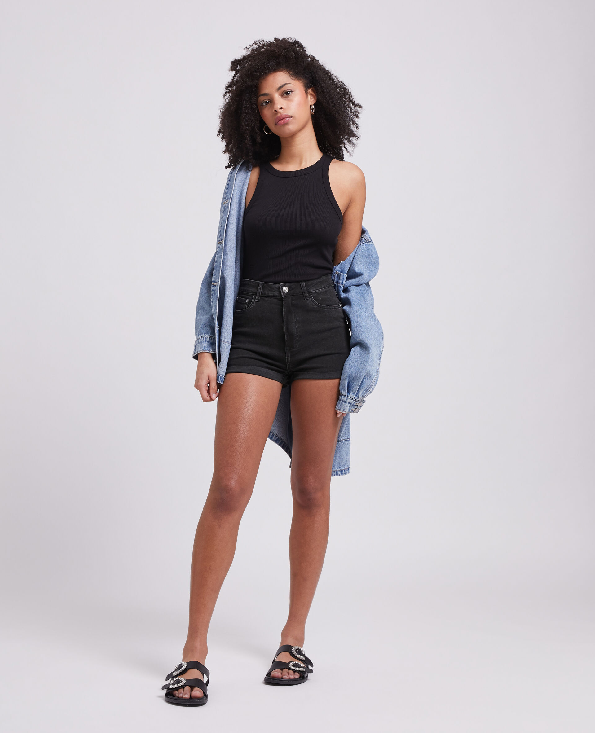 Short en jean bords roulottés - Noir