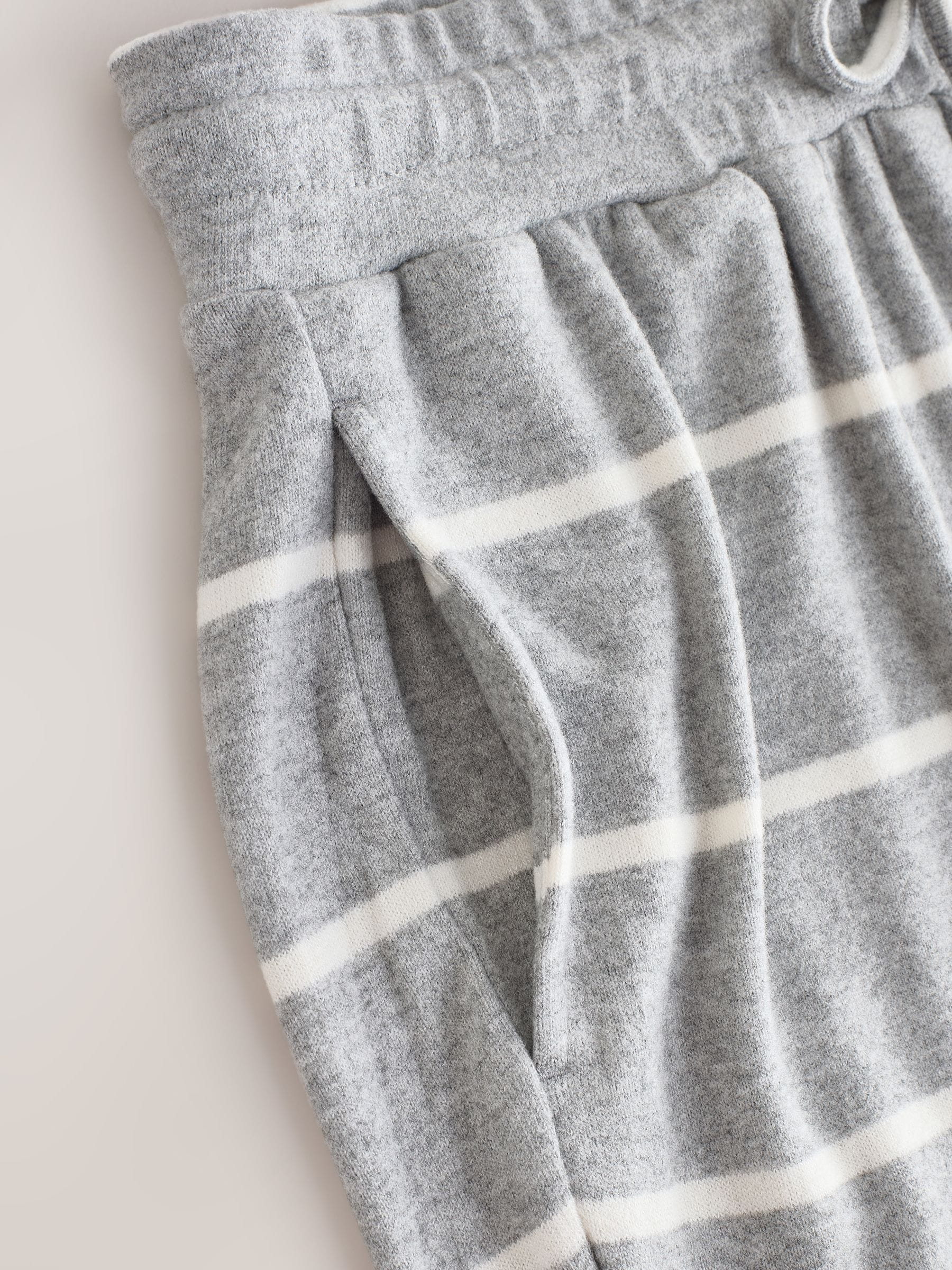 Grijze streep - Behaaglijke pyjama met lange mouwen